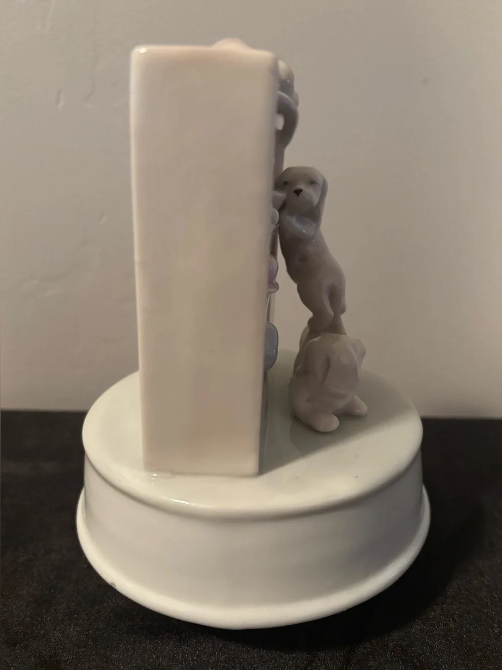 Vintage 1991 Summit Collection Porcelain Dogs Climbing on Shelf Music Box 🎶